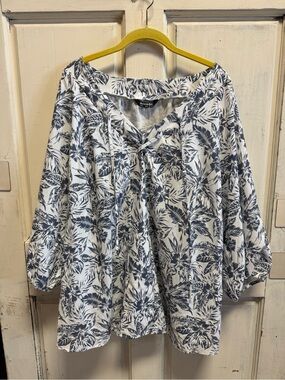 Women’s BloomChic Tropical Print Top